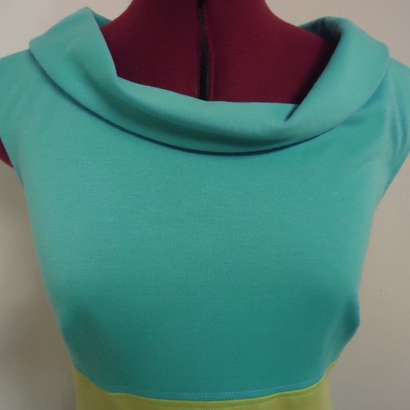 Just Taylor Size 4 Turquoise and Green Cowl Neck Mini Dress - Picture 2 of 9